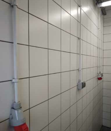 Odkurzanie i mycie pomieszczeń biurowo-przemysłowych